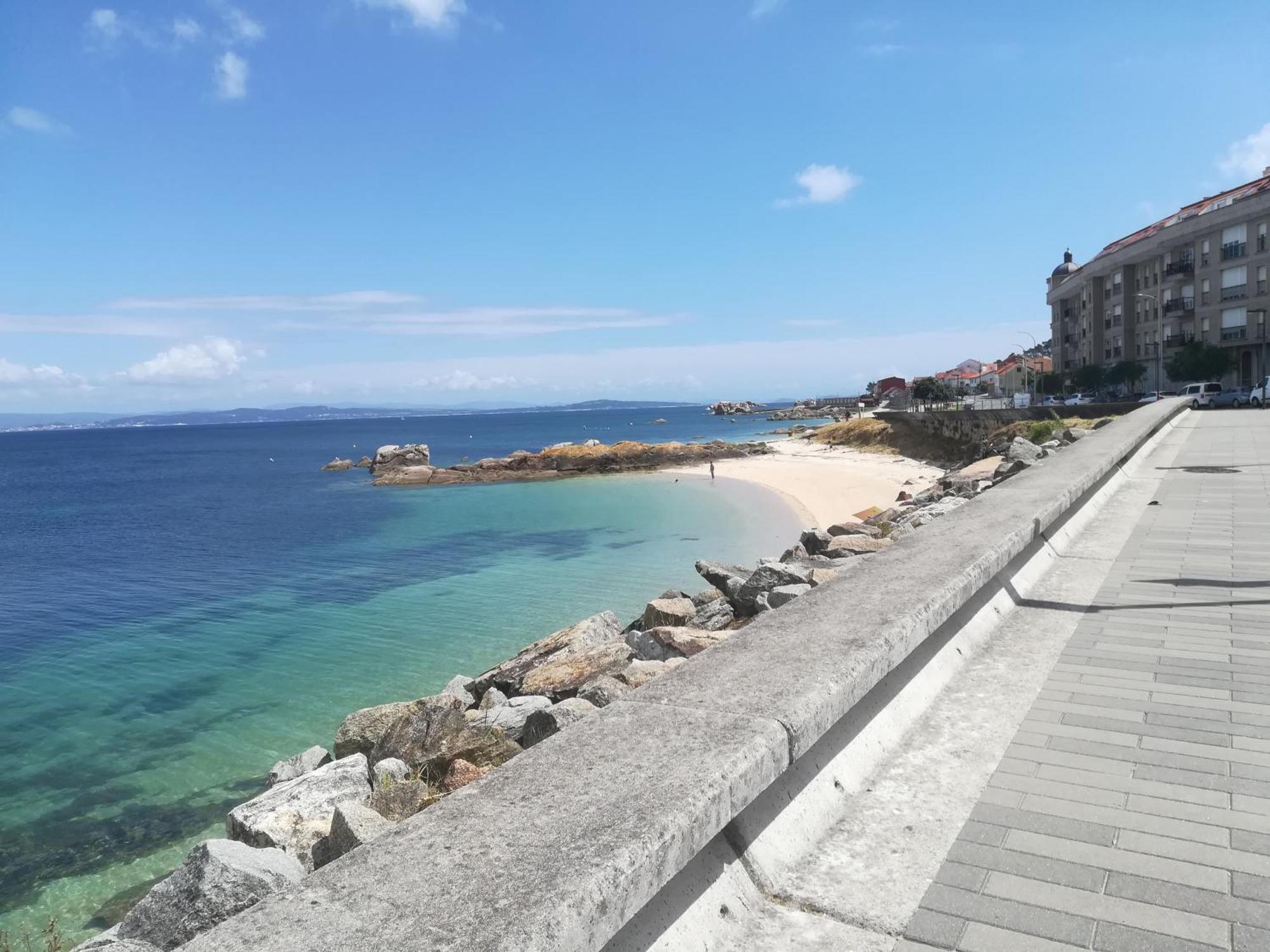 Appartamento Piso Centrico En Ribeira Esterno foto